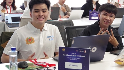 Đội sinh viên duy nhất giành giải thưởng về data do Cục Cảnh sát tổ chức