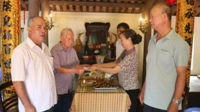 107-year-old man withdraws pension savings to support people in the North