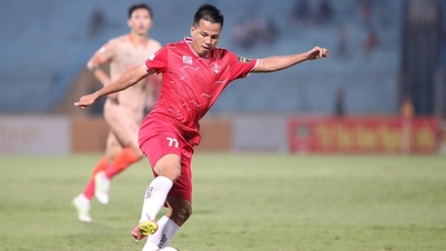 Làn gió mới từ HLV Troussier