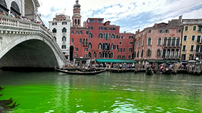 ទីក្រុង Venice ស៊ើបអង្កេតខ្សែពណ៌ចម្លែកនៅលើ Grand Canal