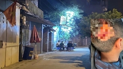 하노이의 한 남자가 "갑자기" 머리가 찢어졌습니다.