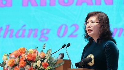ឆ្នាំ 2024 គឺជាឆ្នាំដើម្បីបង្កើតមូលដ្ឋានគ្រឹះសម្រាប់ការអភិវឌ្ឍន៍ទីផ្សារភាគហ៊ុនរយៈពេលមធ្យម និងរយៈពេលវែង។