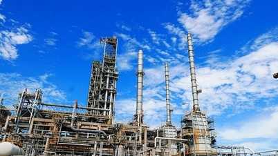 5 oil and gas giants make huge profits, some businesses earn 4 billion/day just sitting still