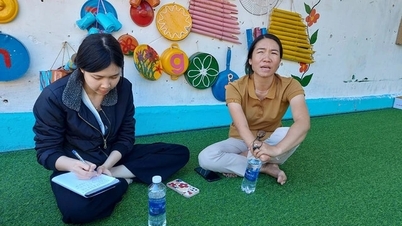 Kindness Story: Female Teacher Overcomes Pain, Does Good Deeds to Repay Life
