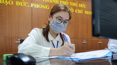 ដំឡើង​ប្រាក់​ខែ​មន្ត្រី​រាជការ ដើម្បី​ខិត​ជិត​វិស័យ​អាជីវកម្ម