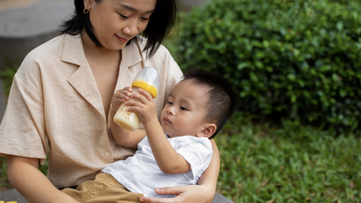 Làm sao khắc phục thói quen trẻ ăn rong?