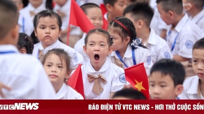 Khoảnh khắc đáng yêu của học sinh lớp 1 trong ngày khai giảng năm học mới