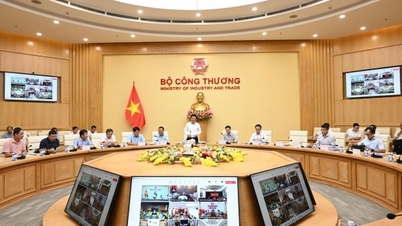 Bộ trưởng Nguyễn Hồng Diên họp trực tuyến với các địa phương về dự án điện