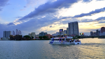 ទីក្រុងហូជីមិញមានឡានក្រុងតាមដងទន្លេពីរជាន់ដំបូងរបស់ខ្លួន។