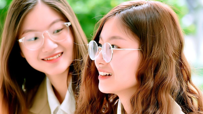 Câu chuyện truyền cảm hứng của cô giáo có con gái bại não tốt nghiệp đại học