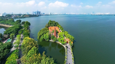 Hà Nội cho phép kinh doanh sân tập golf, bay dù lượn ở Hồ Tây