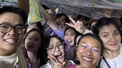 ព្យុះផ្គររន្ទះវាយប្រហារ បង្ហាញទីក្រុងក្នុងក្តីស្រមៃក្លាយជាទីក្រុងដែលមានភ្លៀង