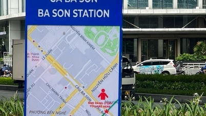 Lắp đặt trụ đèn biển báo hướng dẫn hành khách nhà ga tuyến metro số 1