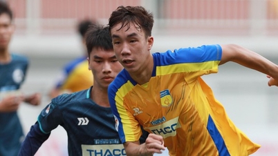 ក្រុមសាលា HUTECH vs ក្រុម Vietnam Aviation Academy ក្រុម៖ បន្តសង្ឃឹម