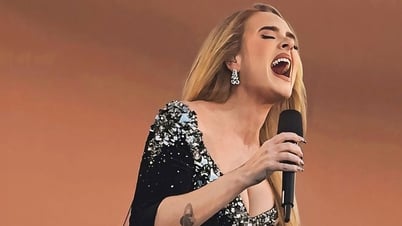 'Họa mi nước Anh' Adele diện đầm của Công Trí diễn trong hai đêm concert Munich
