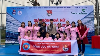 យុវជន​គយ​ចូល​រួម​ការ​ប្រកួត​បាល់​ទាត់​នារី​របស់​ភ្នាក់ងារ​កណ្តាល