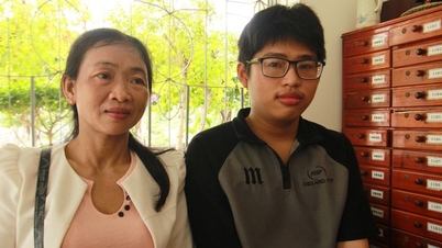 Nhìn mẹ làm nông vất vả, nam sinh Khánh Hòa quyết học tập, trở thành thủ khoa tốt nghiệp THPT