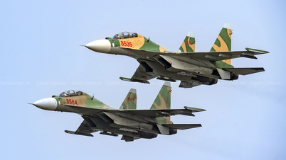 មើលយន្តហោះចម្បាំង SU-30MK2 "ស្តេចពស់វែក" ហ្វឹកហាត់នៅលើមេឃហាណូយ