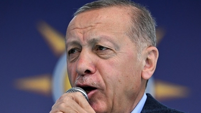 Tổng thống Erdogan phát quà cho cử tri Thổ Nhĩ Kỳ trước thềm bầu cử