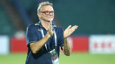Coach Troussier sets huge goals for U23 Vietnam at the Asian tournament