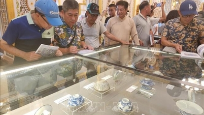 ការជួបជុំអ្នកប្រមូលវត្ថុបុរាណមកពីបីតំបន់នៃប្រទេស