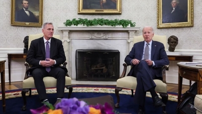 លោក​ប្រធានាធិបតី Biden និង​ប្រធាន​សភា McCarthy ចរចា​ដើម្បី​ការពារ​ការ​បរាជ័យ​របស់​សហរដ្ឋ​អាមេរិក
