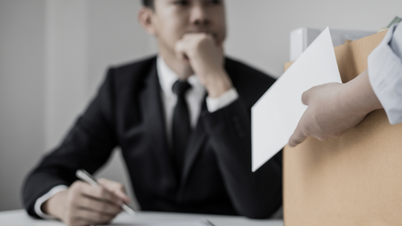A series of big bosses suddenly resigned.