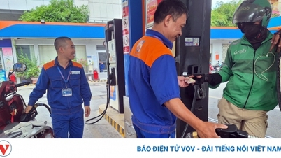 តម្លៃ​សាំង​បន្ត​ធ្លាក់​ចុះ​ក្នុង​មួយ​លីត្រ​ដែល​តម្លៃ​ខ្ពស់​បំផុត​ត្រឹម​តែ ២០ ៨២០ ដុង​ក្នុង​មួយ​លីត្រ។