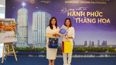 អតិថិជនដំបូងទទួលបានផ្ទះល្វែងប្រណីត Diamond Crown Hai Phong