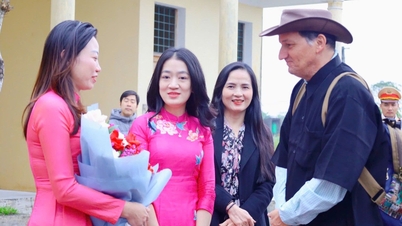 Quang Binh ស្វាគមន៍ភ្ញៀវទេសចរលើរថភ្លើង "ប្រណីត" ជាលើកដំបូង