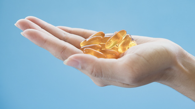 How should pregnant women take multivitamins?