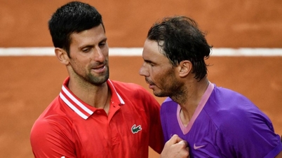 Djokovic គិតអំពីការព្យួររ៉ាកែតរបស់គាត់។