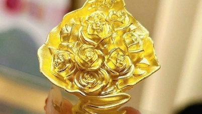 Gold price hits new peak, gold bouquets "sold out" on October 20 holiday