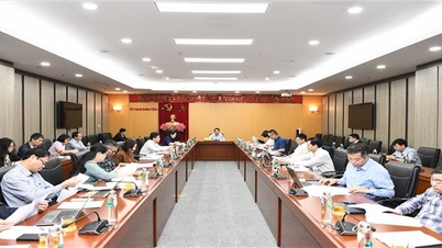 Bộ trưởng, Chủ nhiệm Hầu A Lềnh nghe báo cáo việc triển khai các nhiệm vụ thuộc Chương trình MTQG 1719 của UBDT
