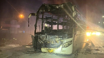 Ha Nam: Sleeper bus burst into flames on National Highway 1A