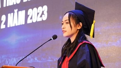 Valedictorian និងអំណោយសម្រាប់ម្តាយដែលបានស្លាប់របស់គាត់។