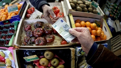 Eurozone economy slumps sharply