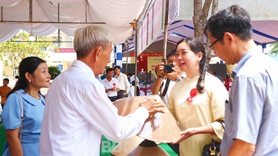 Binh Dinh ទទួលបានវិញ្ញាបនបត្របេតិកភណ្ឌជាតិសម្រាប់សិប្បកម្មត្បាញមួកសេះ Phu Gia