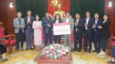 ធនាគារ Agribank ឧបត្ថម្ភថវិកាចំនួន ៥ពាន់លានដុង ដើម្បីអនុវត្តការងាររុះរើលំនៅដ្ឋានបណ្តោះអាសន្ននៅខេត្ត Son La