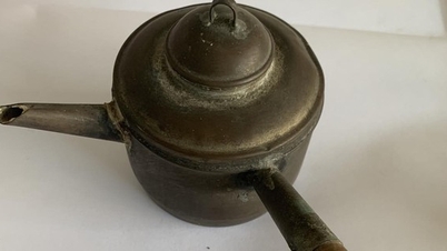 My father's rare tea ceremony "toy" set