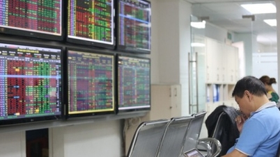 VN-Index giảm nhẹ phiên cuối tuần, xuống 1.285 điểm