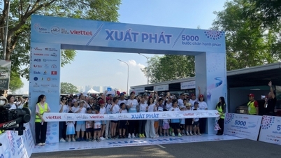 មនុស្ស​ជាង​២.០០០​នាក់​ចូល​រួម​ក្នុង​ការ​ដើរ​សម្រាប់​អ្នក​ជំងឺ​មហារីក​ក្នុង​ប្រទេស​វៀតណាម