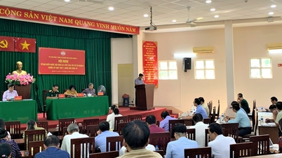 Phó Chủ tịch UBTƯ MTTQ Việt Nam Tô Thị Bích Châu tiếp xúc cử tri TPHCM