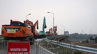 Tập kết máy móc cỡ lớn, chuẩn bị tháo dỡ cầu Phong Châu
