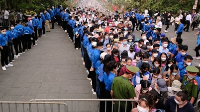 1.000 đoàn viên Phú Thọ làm hàng rào mềm chống ùn tắc trong ngày giỗ Tổ