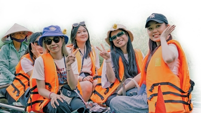 Kiều bào trẻ trên dặm dài đất nước