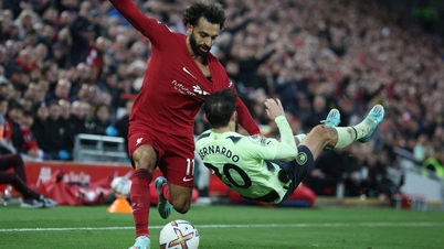 Neville៖ មានតែ Liverpool ទេដែលអាចដណ្តើមយកបល្ល័ង្ករបស់ Man City