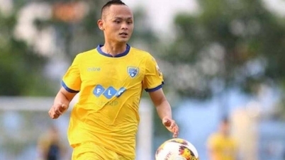 HLV Troussier gọi "dị nhân" V-League vào đội tuyển Việt Nam