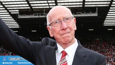 លោក Sir Bobby Charlton វីរបុរសបាល់ទាត់ Manchester United និងអង់គ្លេស បានទទួលមរណភាពក្នុងអាយុ ៨៦ឆ្នាំ