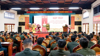វិទ្យាស្ថានទ័ពជើងគោក ប្រជុំដើម្បីអបអរសាទរខួបលើកទី៧១ នៃទិវាជាតិនៃព្រះរាជាណាចក្រកម្ពុជា។